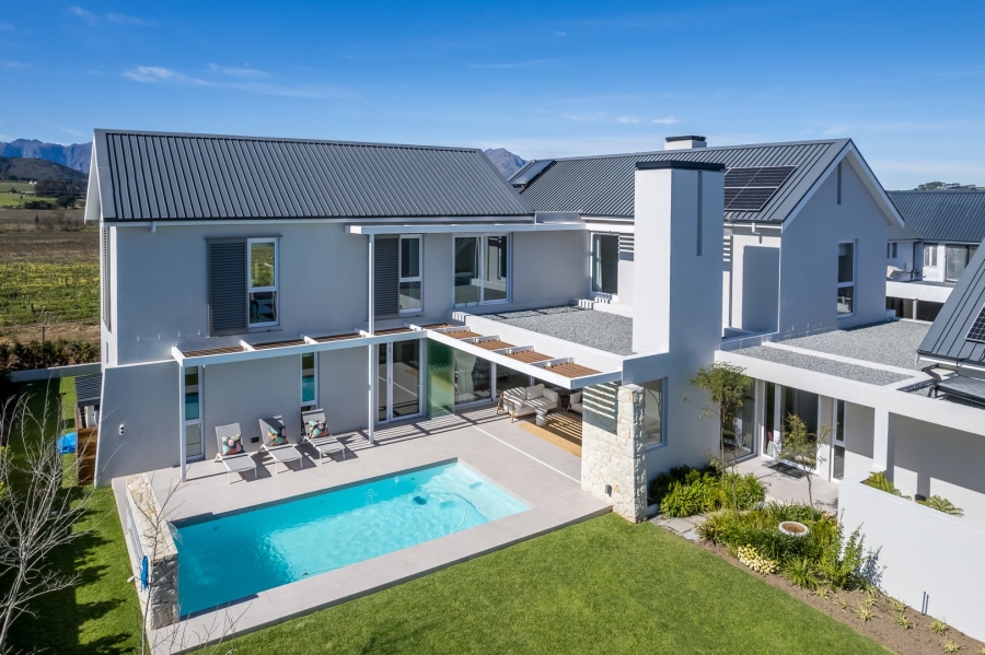 4 Bedroom Property for Sale in Nooitgedacht Village Western Cape